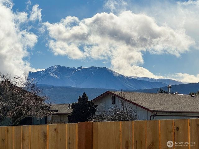 700 W Fir Street, Sequim, WA 98382