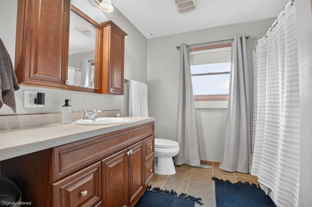 3951 Valdez Drive, Waterloo, IA 50701