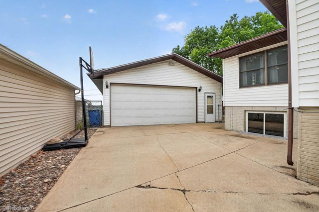 3951 Valdez Drive, Waterloo, IA 50701
