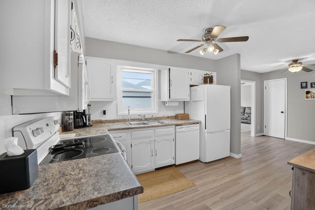 3951 Valdez Drive, Waterloo, IA 50701