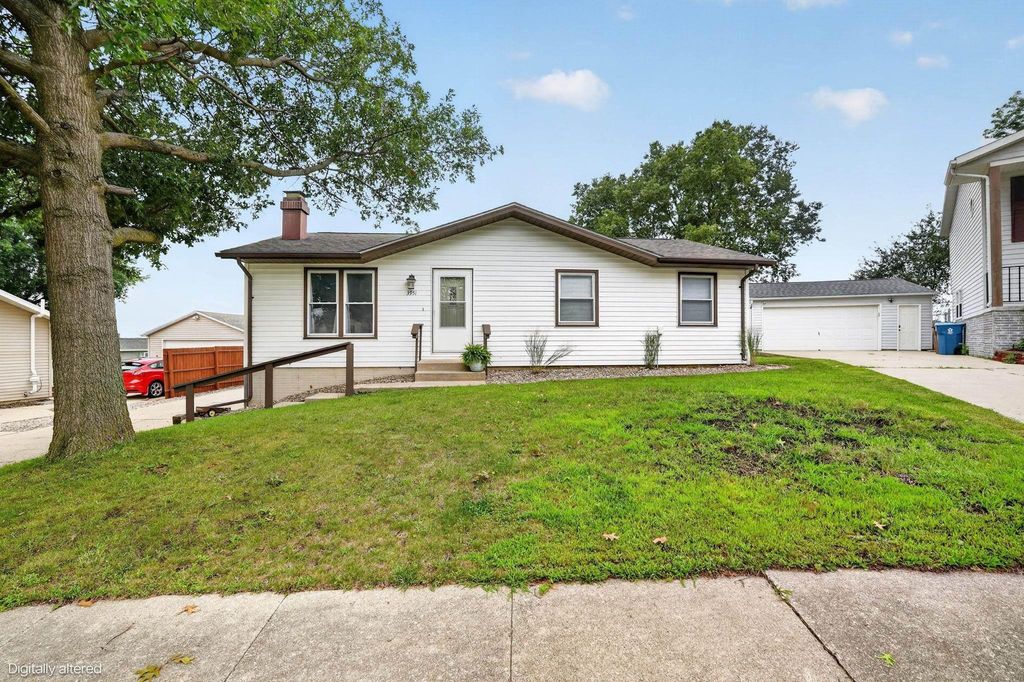 3951 Valdez Drive, Waterloo, IA 50701