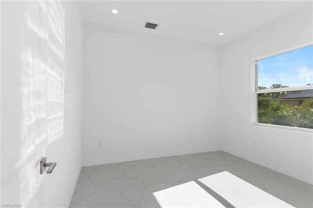 1081 Desoto BLVD S, Naples, FL 34117