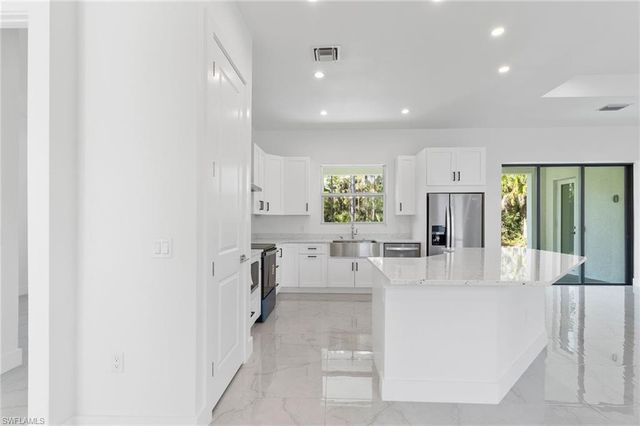 1081 Desoto BLVD S, Naples, FL 34117