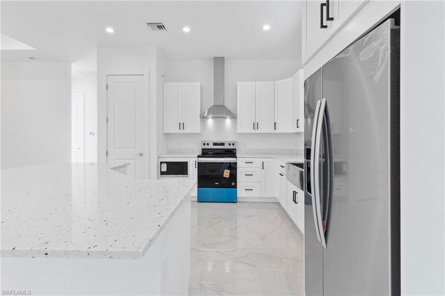 1081 Desoto BLVD S, Naples, FL 34117