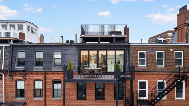 550 E Broadway 2, Boston, MA 02127