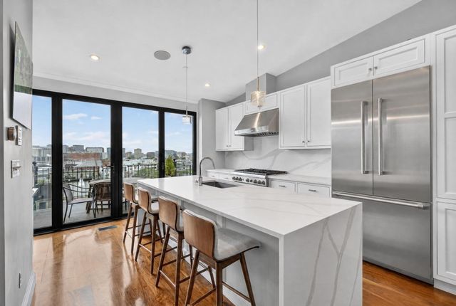 550 E Broadway 2, Boston, MA 02127