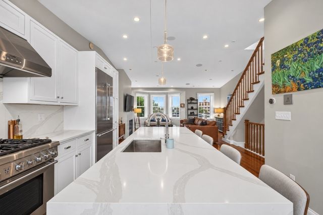 550 E Broadway 2, Boston, MA 02127