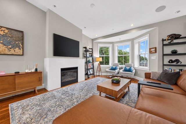 550 E Broadway 2, Boston, MA 02127