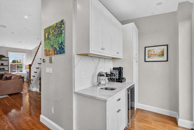 550 E Broadway 2, Boston, MA 02127