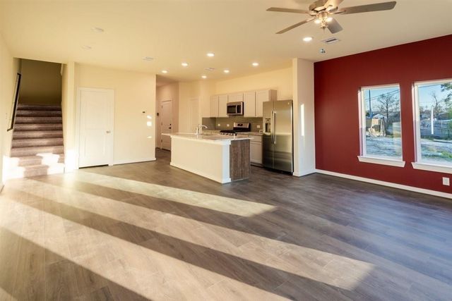 9102 Highland Northern Way, Houston, TX 77088