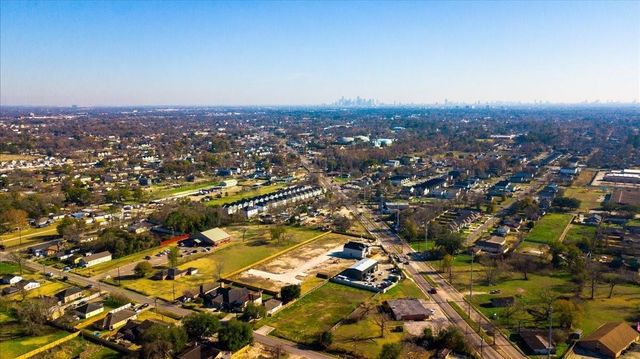 9102 Highland Northern Way, Houston, TX 77088