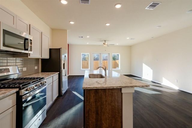 9102 Highland Northern Way, Houston, TX 77088