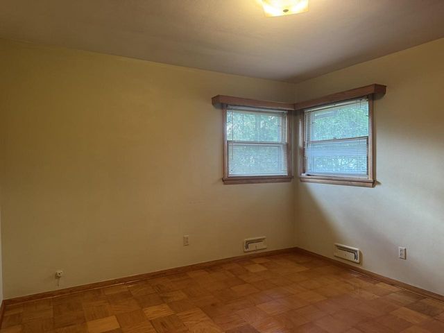 22 WELLE DRIVE, Oshkosh, WI 54902
