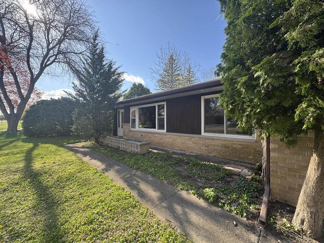 22 WELLE DRIVE, Oshkosh, WI 54902