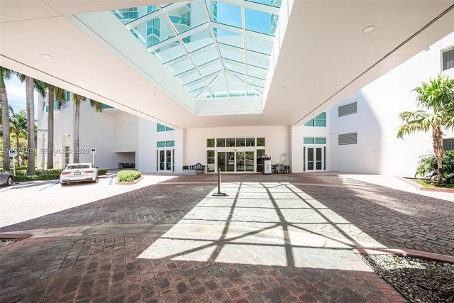 19400 Turnberry Way 932, Aventura, FL 33180