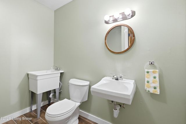8603 Cool Brook Ct, Louisville, KY 40291