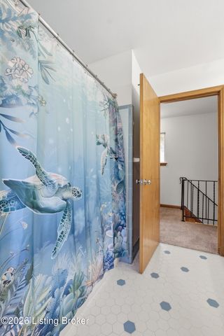 8603 Cool Brook Ct, Louisville, KY 40291