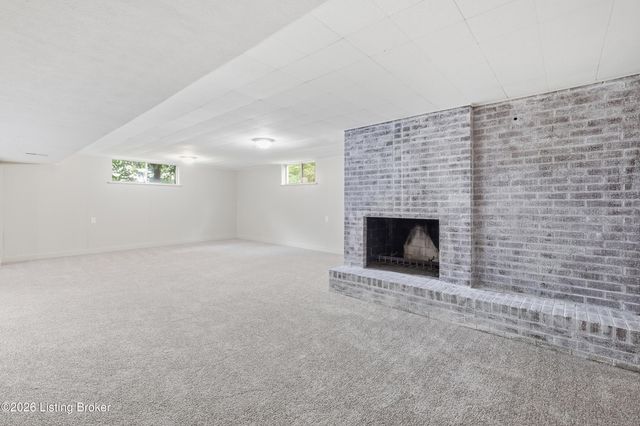 8603 Cool Brook Ct, Louisville, KY 40291