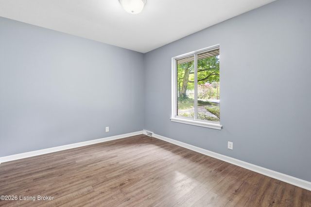 8603 Cool Brook Ct, Louisville, KY 40291