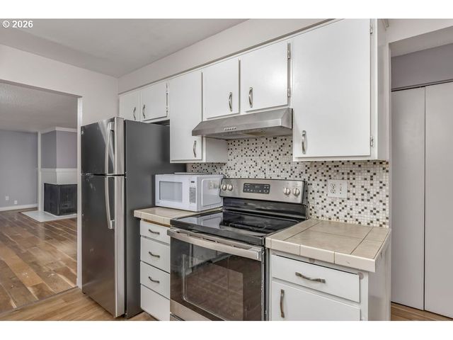 6644 Sw SUSSEX St, Beaverton, OR 97008