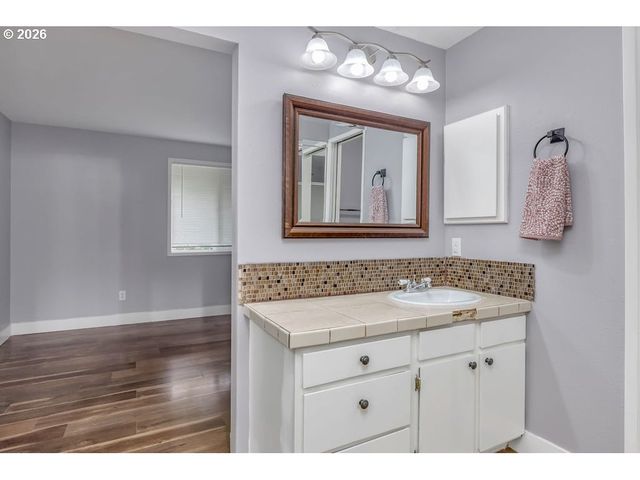 6644 Sw SUSSEX St, Beaverton, OR 97008
