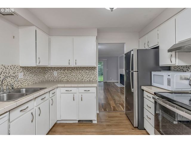 6644 Sw SUSSEX St, Beaverton, OR 97008