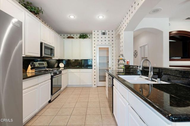 7718 Eisenhower Street, Ventura, CA 93003