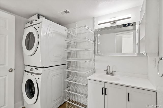 2525 S Dayton Way 1708, Denver, CO 80231