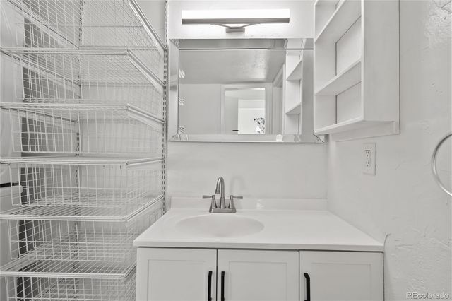 2525 S Dayton Way 1708, Denver, CO 80231