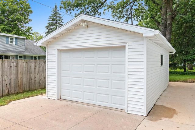 2030 LIBAL STREET, Green Bay, WI 54301
