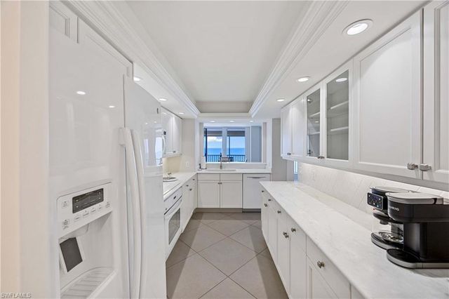 10691 Gulf Shore DR 1201, Naples, FL 34108