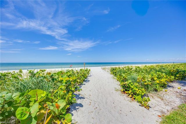 10691 Gulf Shore DR 1201, Naples, FL 34108