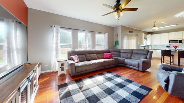 31601 N Pineview Boulevard, Lakemoor, IL 60051