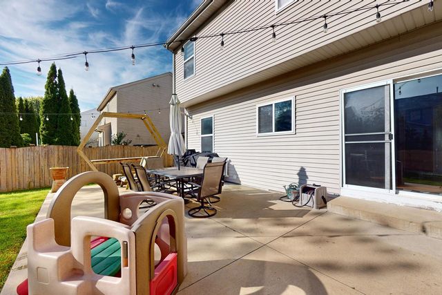 31601 N Pineview Boulevard, Lakemoor, IL 60051
