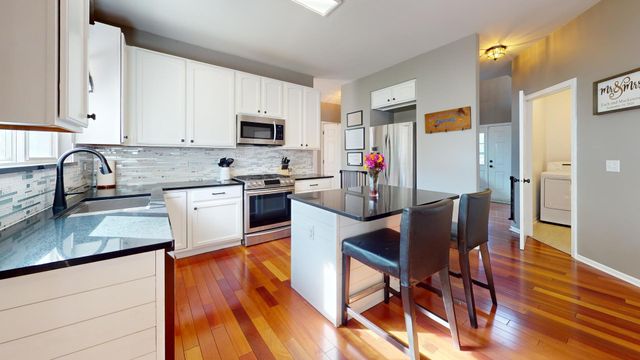 31601 N Pineview Boulevard, Lakemoor, IL 60051