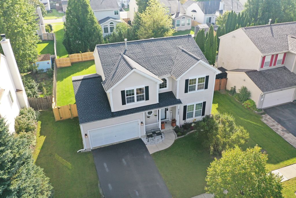 31601 N Pineview Boulevard, Lakemoor, IL 60051