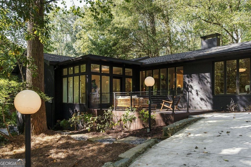 922 Barton Woods Road NE, Atlanta, GA 30307 — exterior