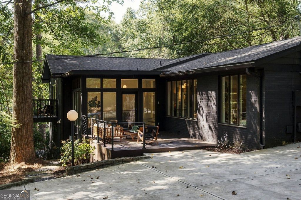 922 Barton Woods Road NE, Atlanta, GA 30307 — photo 3