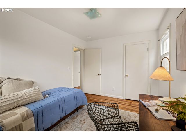 2525 Se 79TH Ave, Portland, OR 97206