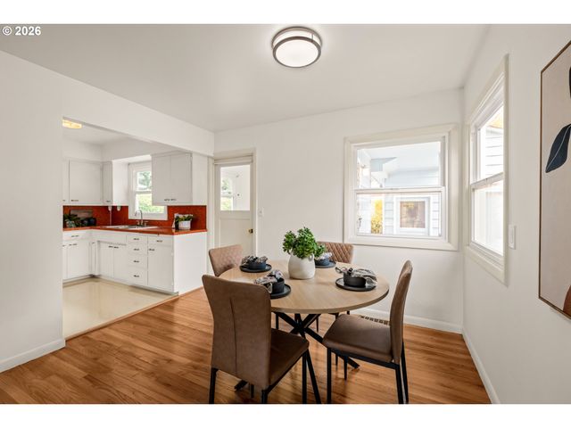 2525 Se 79TH Ave, Portland, OR 97206