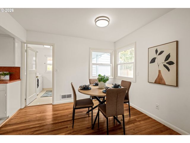2525 Se 79TH Ave, Portland, OR 97206