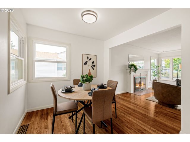 2525 Se 79TH Ave, Portland, OR 97206