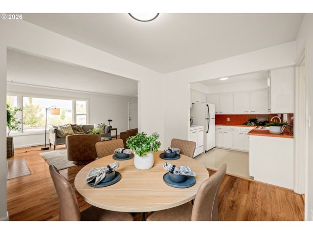 2525 Se 79TH Ave, Portland, OR 97206