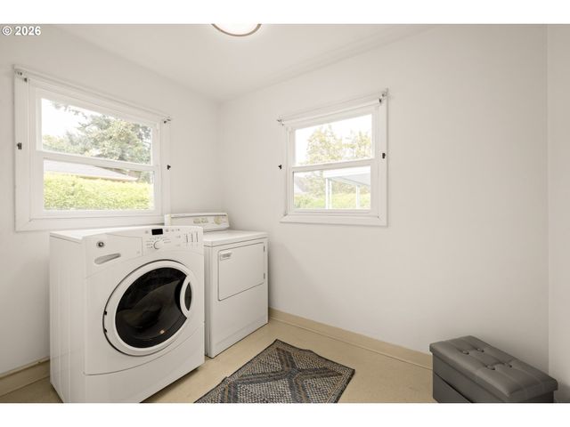 2525 Se 79TH Ave, Portland, OR 97206