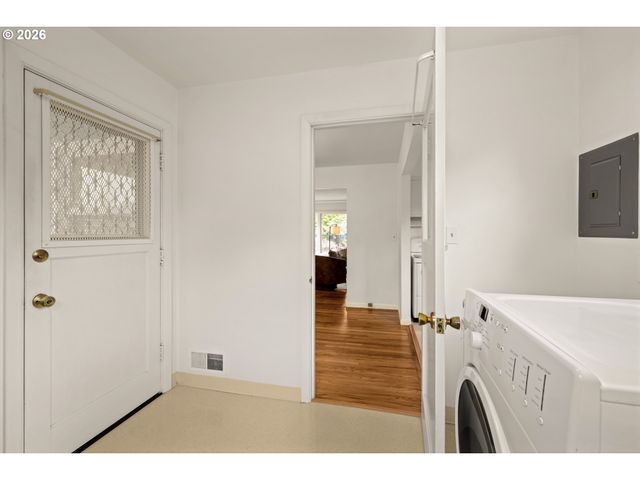 2525 Se 79TH Ave, Portland, OR 97206