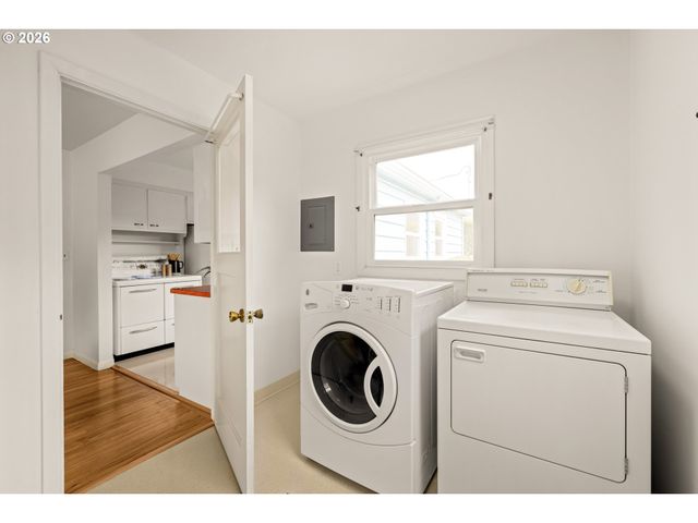 2525 Se 79TH Ave, Portland, OR 97206