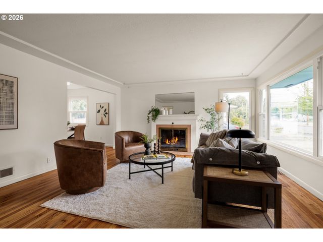2525 Se 79TH Ave, Portland, OR 97206