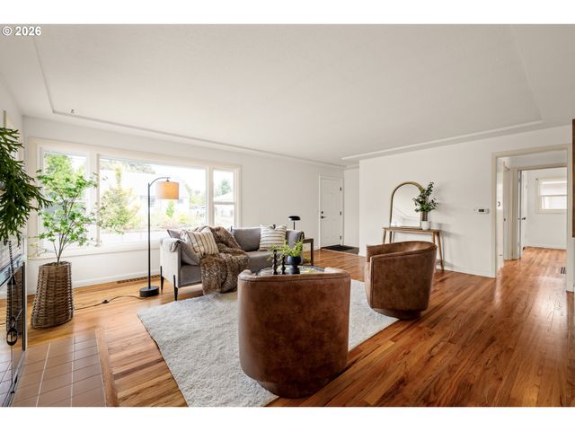2525 Se 79TH Ave, Portland, OR 97206