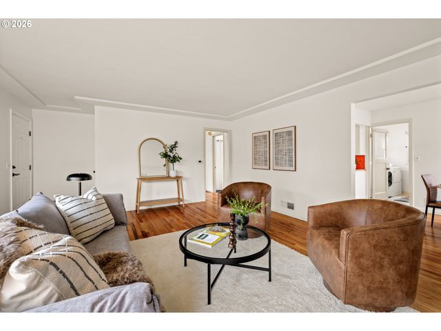 2525 Se 79TH Ave, Portland, OR 97206