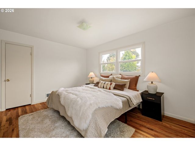 2525 Se 79TH Ave, Portland, OR 97206